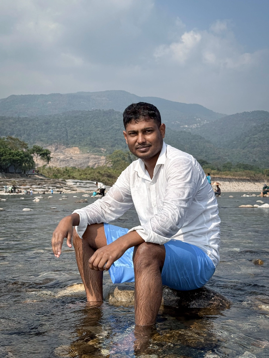 Akram at Sada Pathor